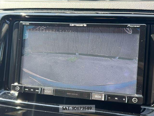 Toyota MARK X 2017-07 8208511-5