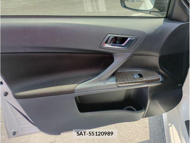 Toyota MARK X 2014-02 8208513-16