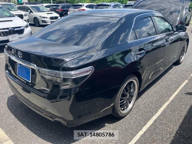 Toyota MARK X 2018-11 8208512-11