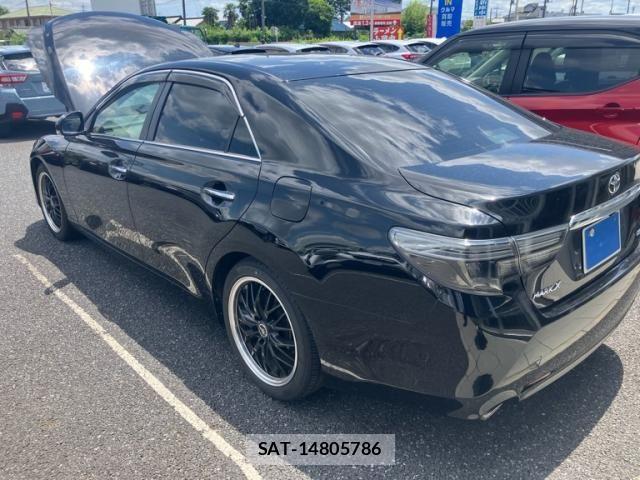 Toyota MARK X 2018-11 8208512-12