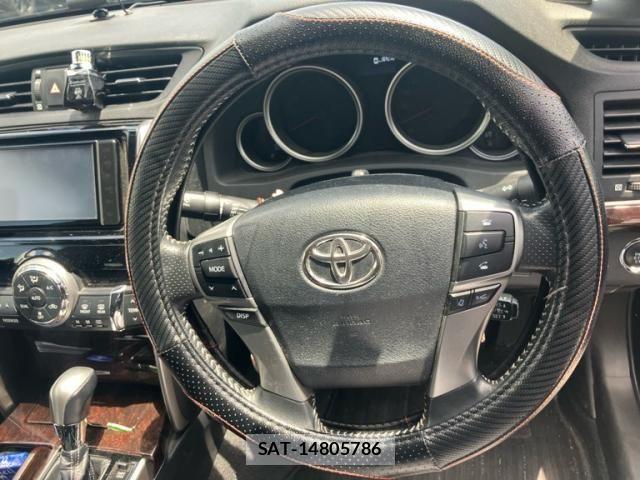 Toyota MARK X 2018-11 8208512-16