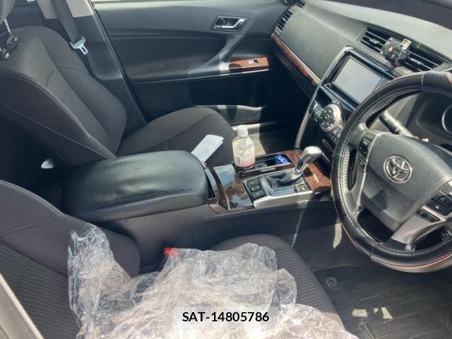 Toyota MARK X 2018-11 8208512-19