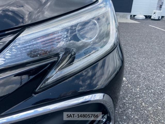Toyota MARK X 2018-11 8208512-3