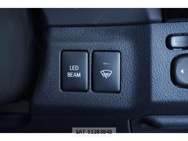 Toyota MARK X 2019-07 8208509-23