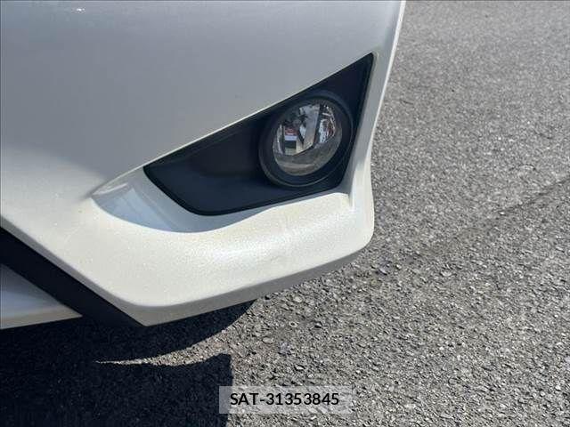 Toyota MARK X 2013-07 8208514-23