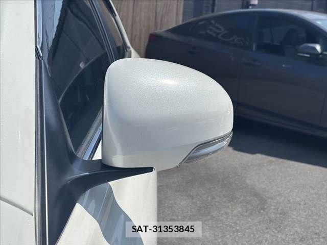 Toyota MARK X 2013-07 8208514-25