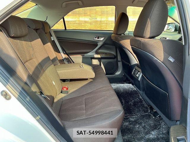 Toyota MARK X 2016-07 8208510-9