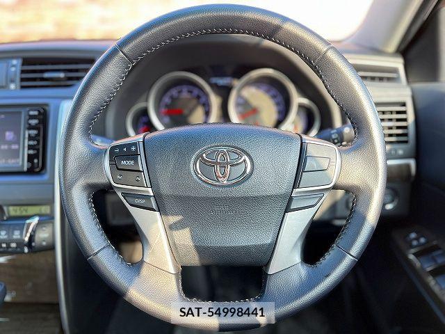 Toyota MARK X 2016-07 8208510-13