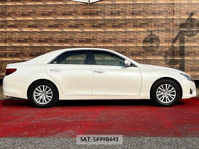 Toyota MARK X 2016-07 8208510-17