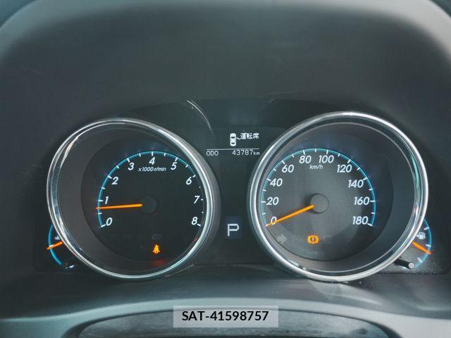 Toyota MARK X 2010-04 8245797-17