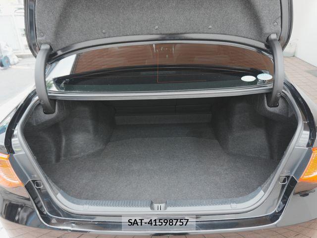 Toyota MARK X 2010-04 8245797-19