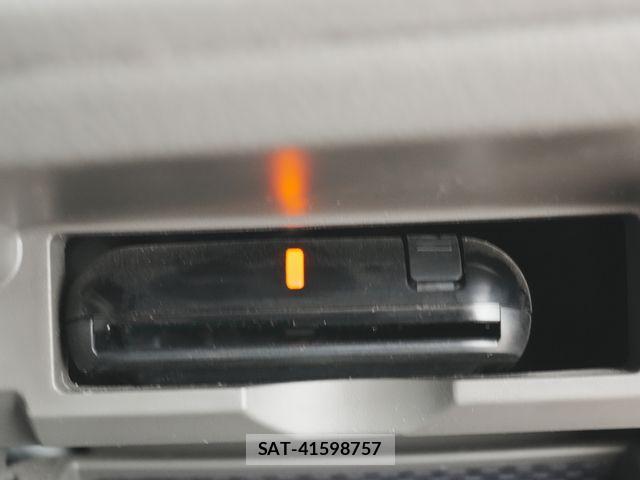 Toyota MARK X 2010-04 8245797-25