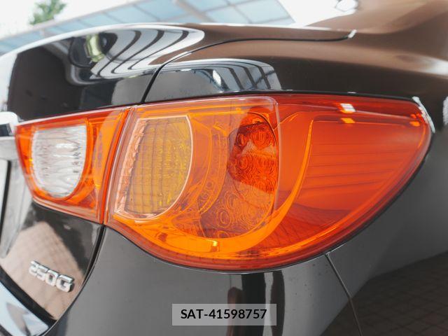 Toyota MARK X 2010-04 8245797-27