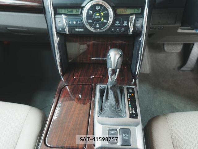Toyota MARK X 2010-04 8245797-28