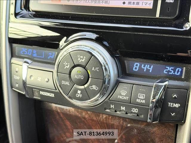 Toyota MARK X 2016-11 8245795-11