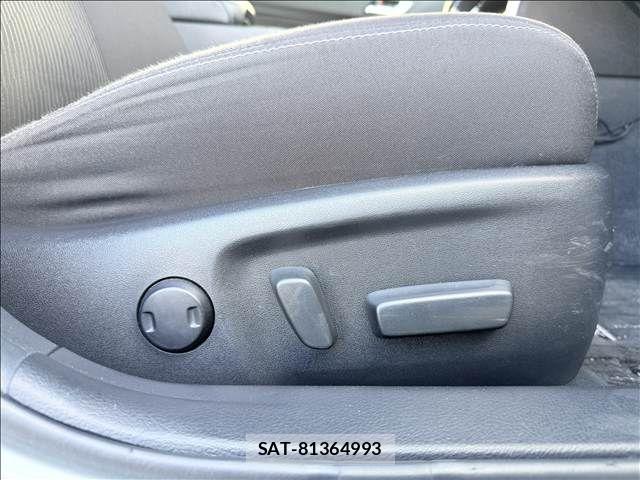 Toyota MARK X 2016-11 8245795-16
