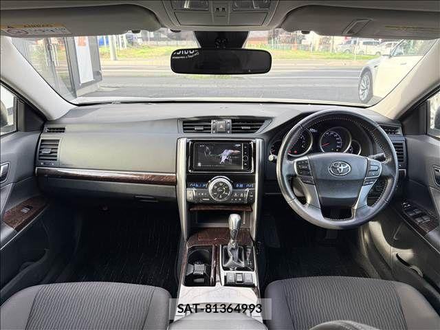 Toyota MARK X 2016-11 8245795-1