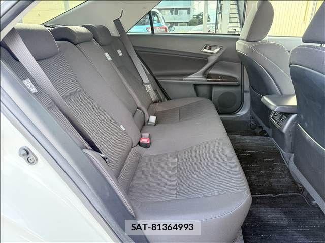 Toyota MARK X 2016-11 8245795-25