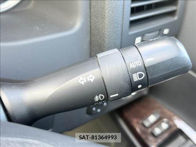 Toyota MARK X 2016-11 8245795-28