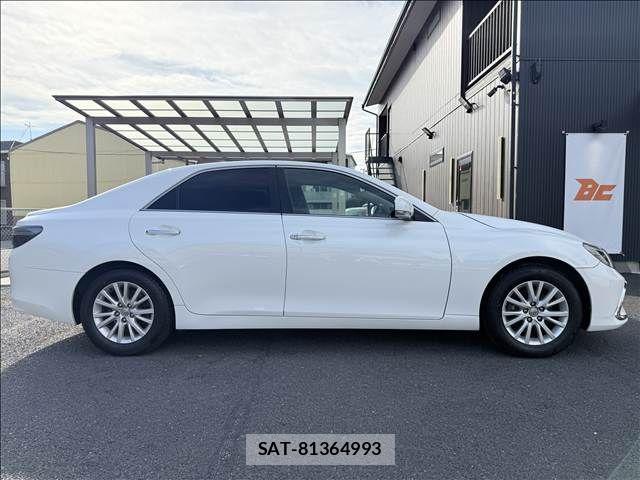 Toyota MARK X 2016-11 8245795-6