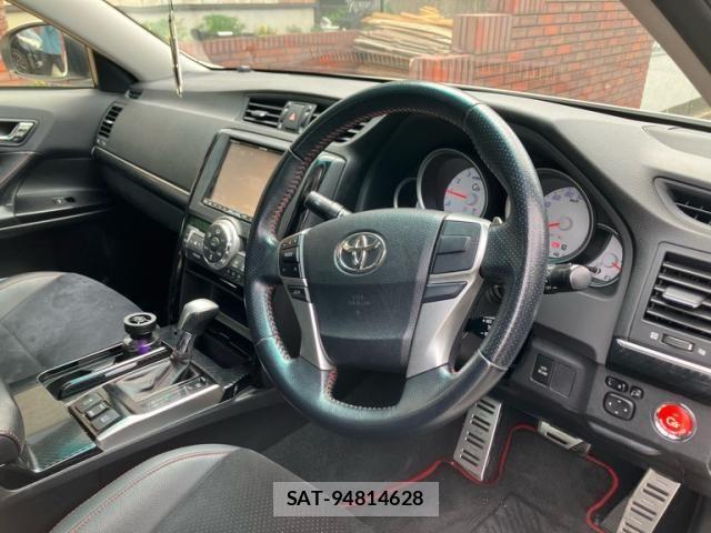 Toyota MARK X 2013-02 8245796-11
