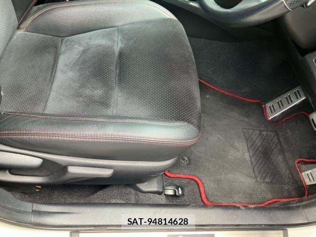 Toyota MARK X 2013-02 8245796-13
