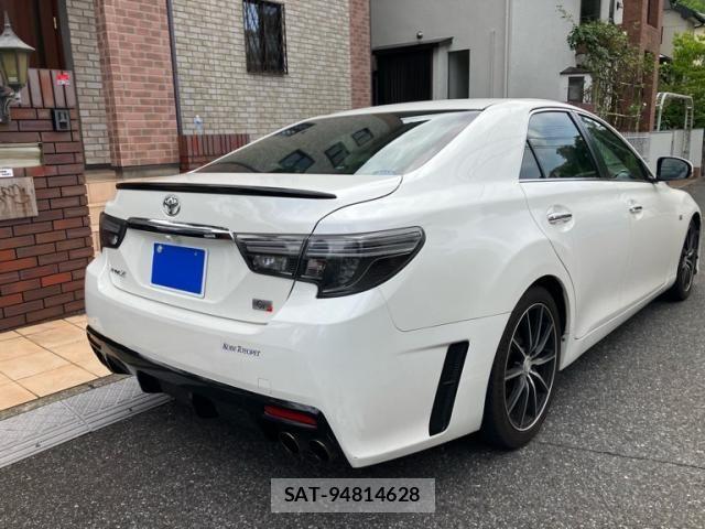 Toyota MARK X 2013-02 8245796-2
