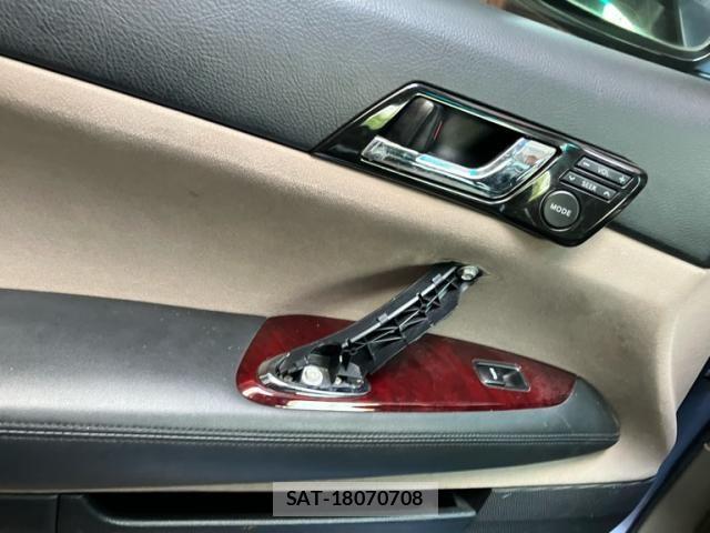 Toyota MARK X 2005-09 8315271-8