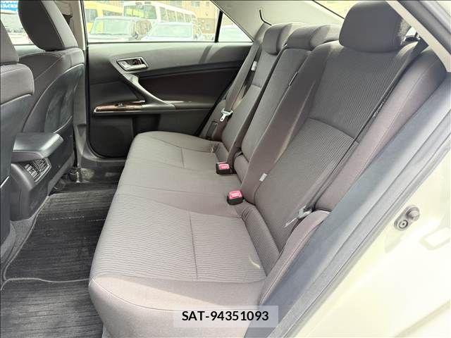 Toyota MARK X 2017-05 8315263-9