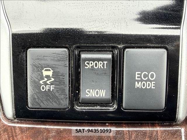 Toyota MARK X 2017-05 8315263-14