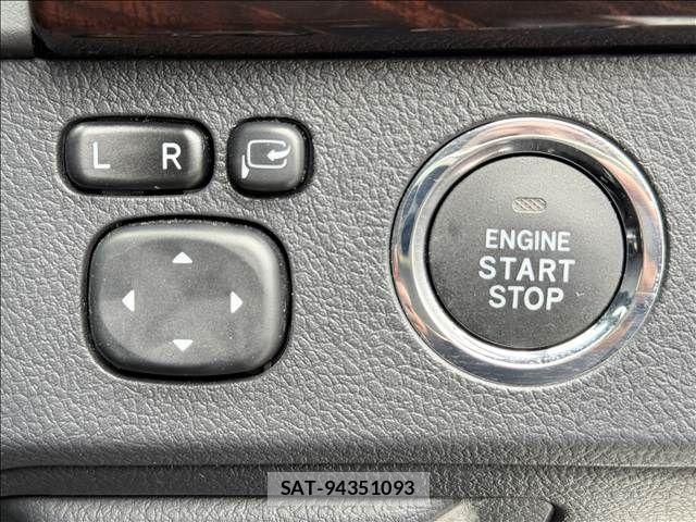 Toyota MARK X 2017-05 8315263-16