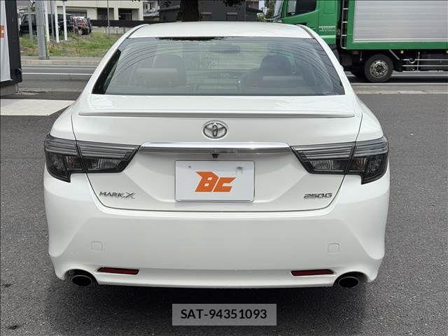 Toyota MARK X 2017-05 8315263-22