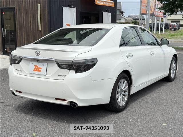 Toyota MARK X 2017-05 8315263-23