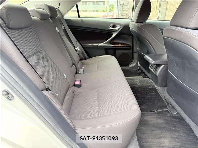 Toyota MARK X 2017-05 8315263-25
