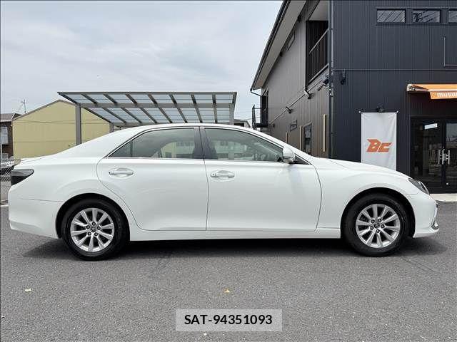 Toyota MARK X 2017-05 8315263-6