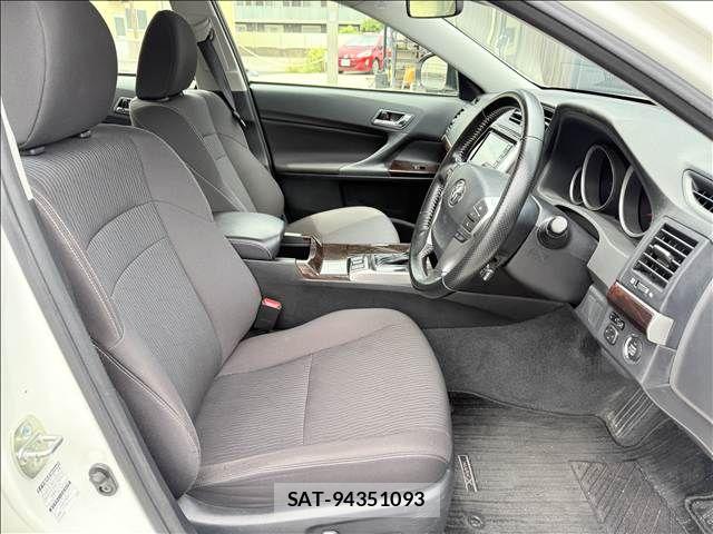 Toyota MARK X 2017-05 8315263-8