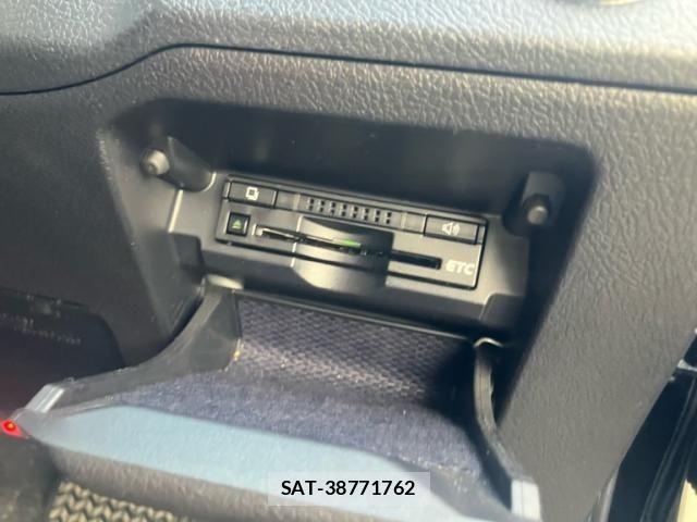 Toyota MARK X 2013-12 8315267-19