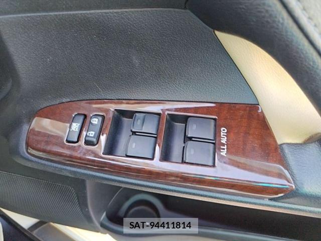 Toyota MARK X 2013-05 8315264-19