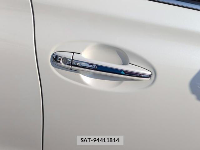 Toyota MARK X 2013-05 8315264-26
