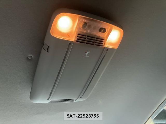 Toyota MARK X 2006-04 8315270-14