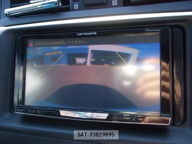 Toyota MARK X 2013-06 8336652-11