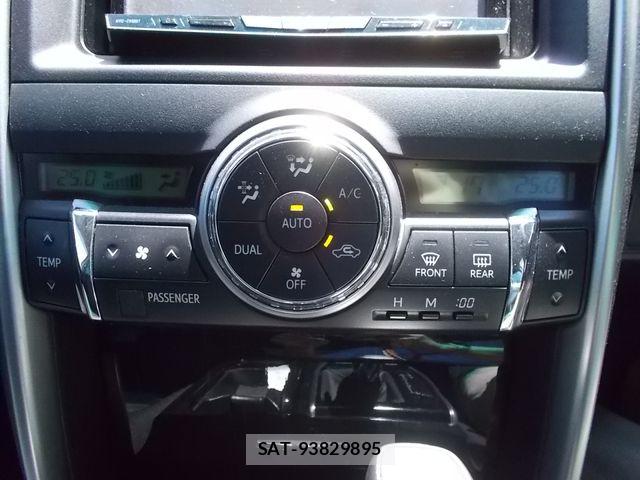 Toyota MARK X 2013-06 8336652-12