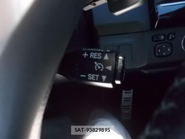 Toyota MARK X 2013-06 8336652-13