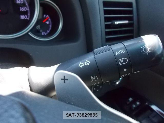 Toyota MARK X 2013-06 8336652-14