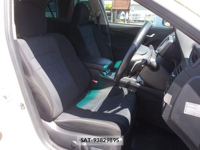 Toyota MARK X 2013-06 8336652-18