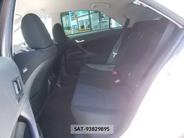 Toyota MARK X 2013-06 8336652-20