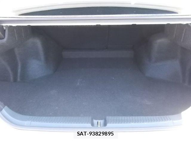 Toyota MARK X 2013-06 8336652-22