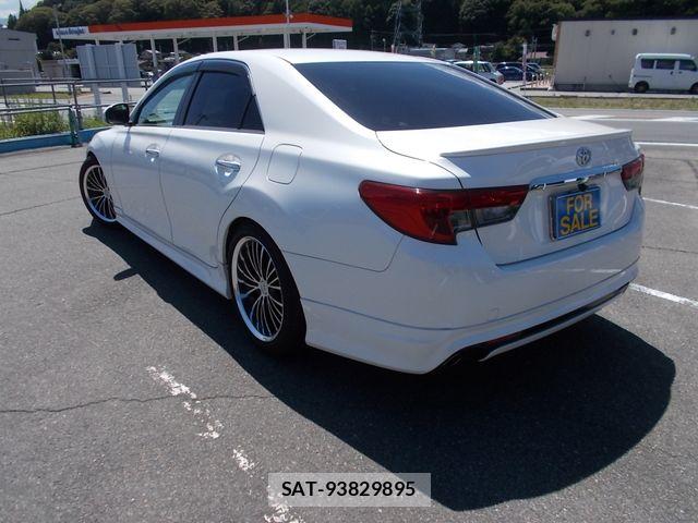 Toyota MARK X 2013-06 8336652-3