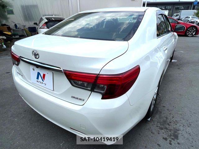Toyota MARK X 2016-03 8354882-16