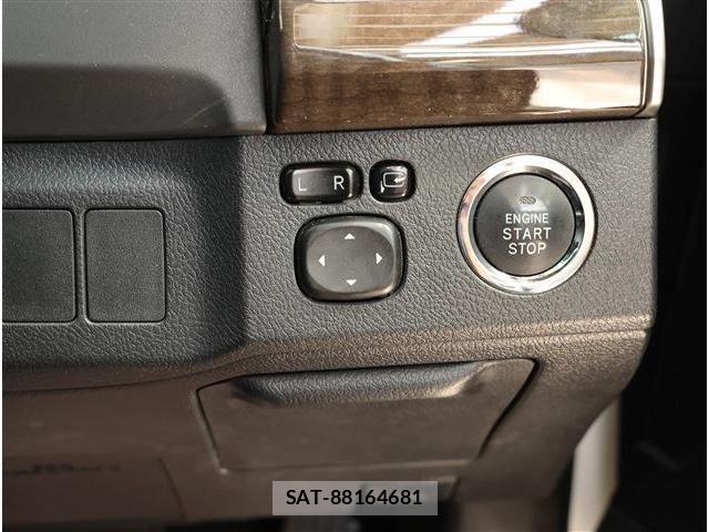 Toyota MARK X 2016-06 8354883-11